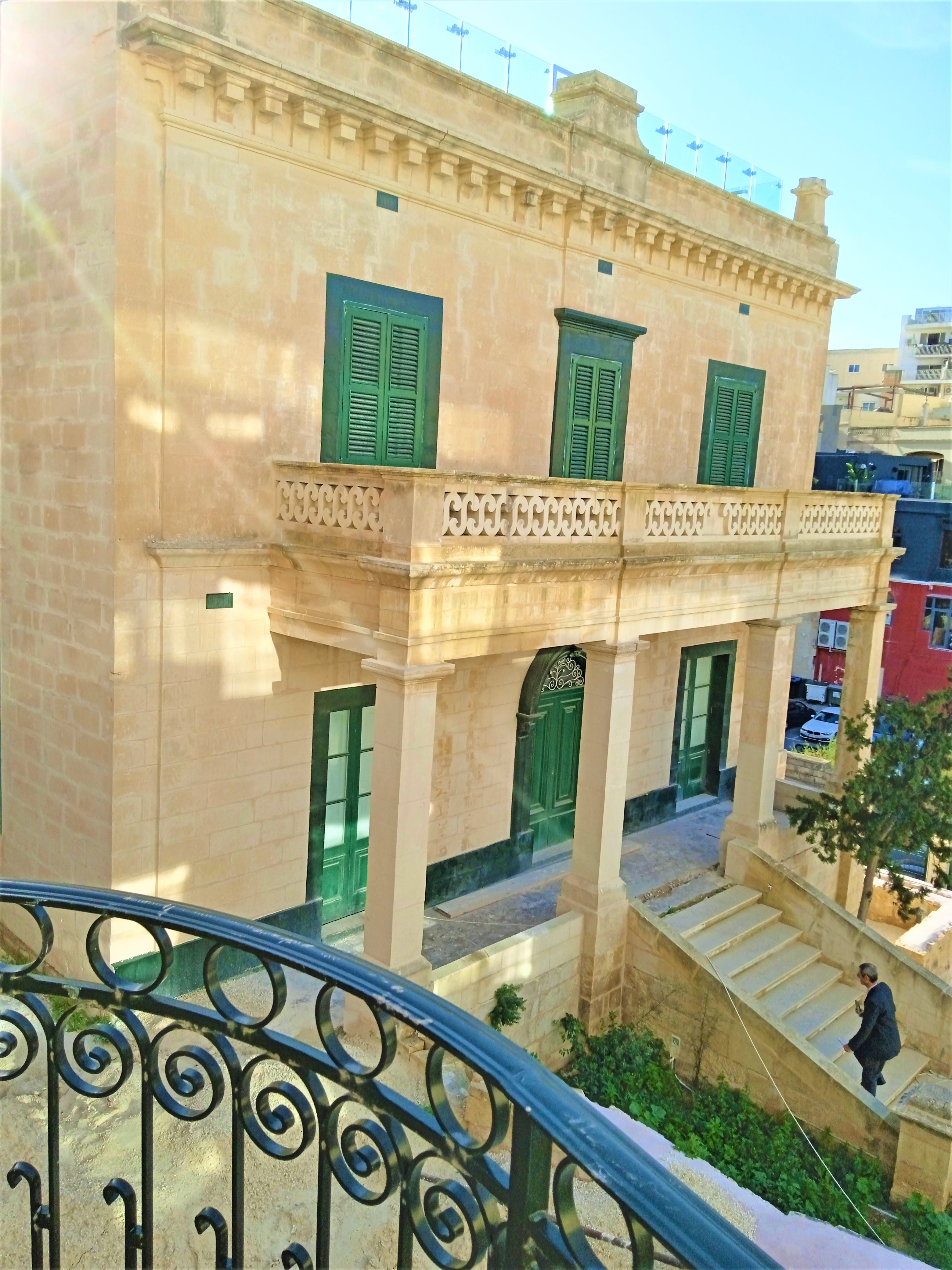 Historical Villa Fieres in Spinola Bay St. Julians available for Rent